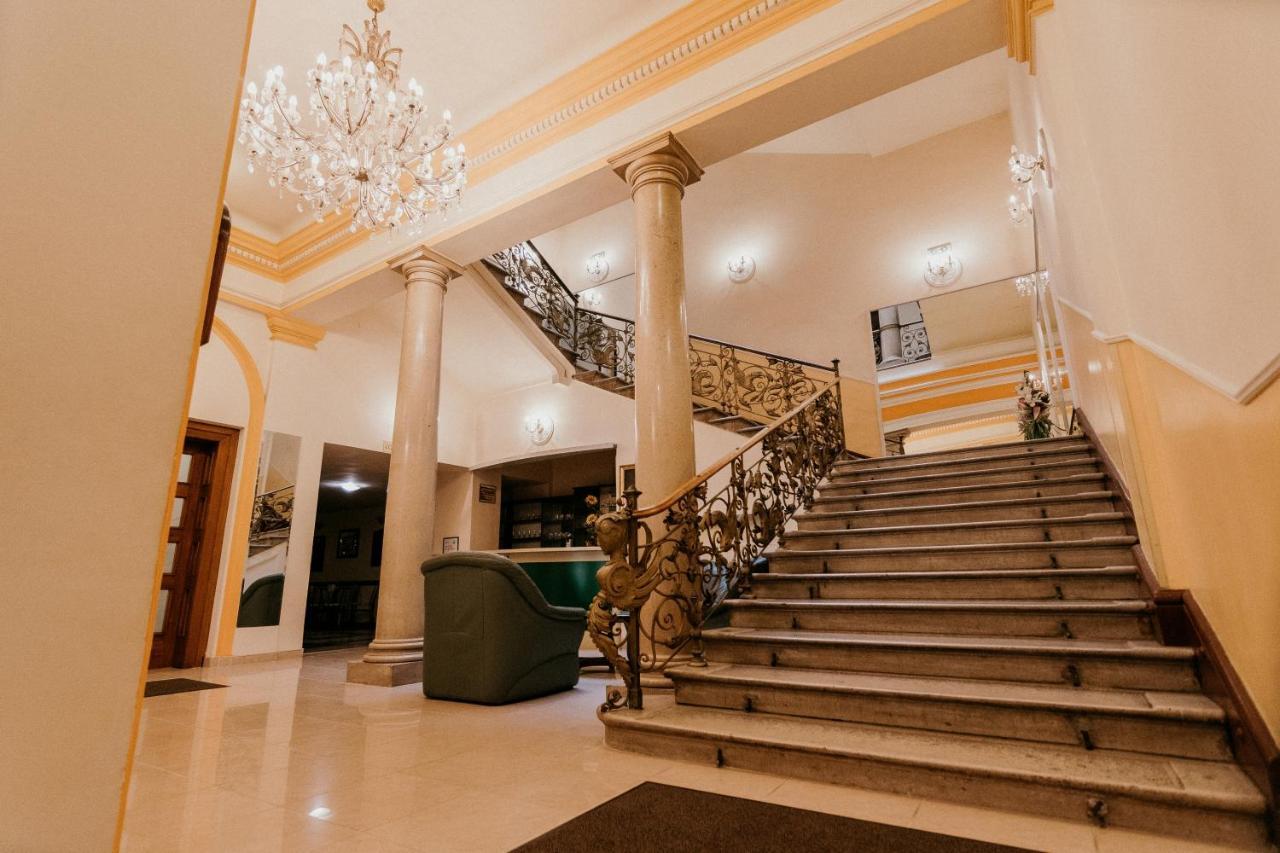 Tisza Hotel Szeged Exterior foto